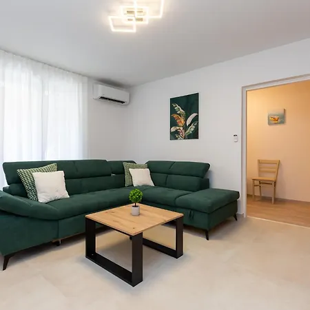 Apartman Rosoglio 300m From Sea, New 2024