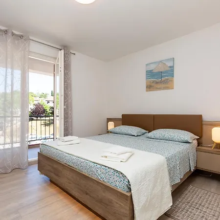 Lägenhet Rosoglio 300m From Sea, New 2024 Poreč