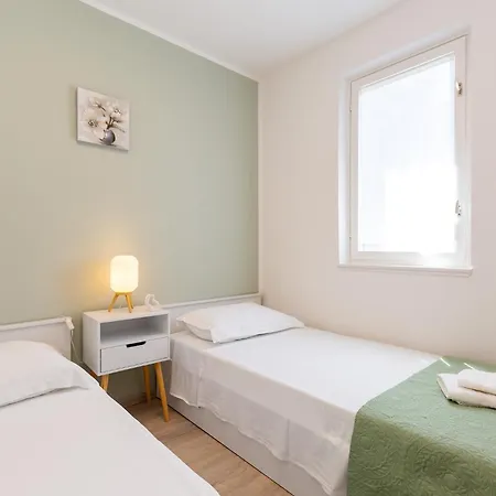 Rosoglio 300m From Sea, New 2024 Apartman Poreč