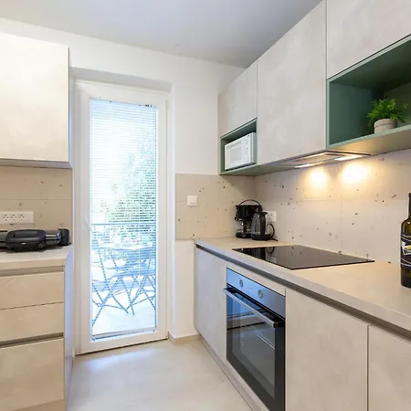 Rosoglio 300m From Sea, New 2024 Poreč