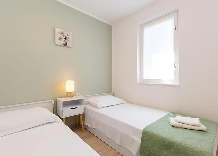 Rosoglio 300m From Sea, New 2024 Appartement Poreč