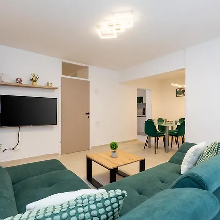 Rosoglio 300m From Sea, New 2024 * Πόρετς