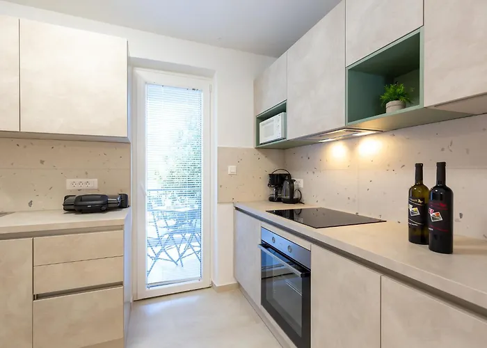 Rosoglio 300m From Sea, New 2024 Πόρετς