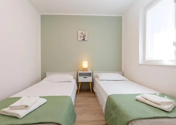 Rosoglio 300m From Sea, New 2024 Πόρετς